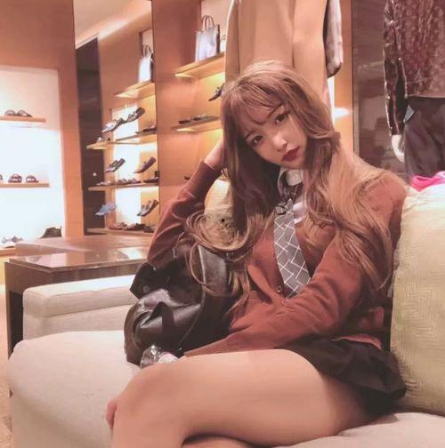 网红Abbily是女的,揭秘女性力量在互联网时代的闪耀