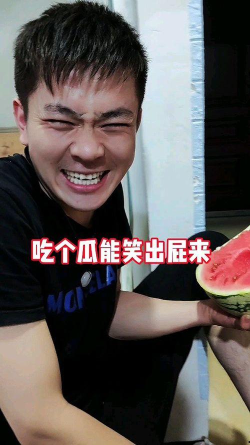 近期最新吃瓜新闻事件,某明星恋情曝光，引发网友热议