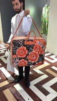 明星包包丑,时尚界的意外“翻车”事件