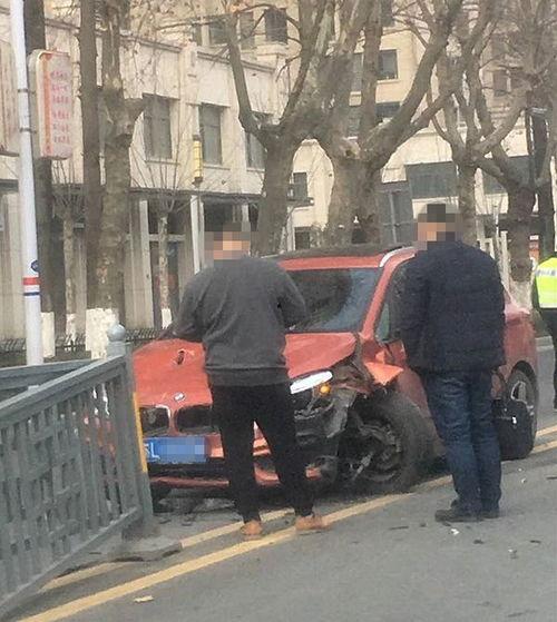 护栏爆料事件视频播放,揭秘事件背后真相